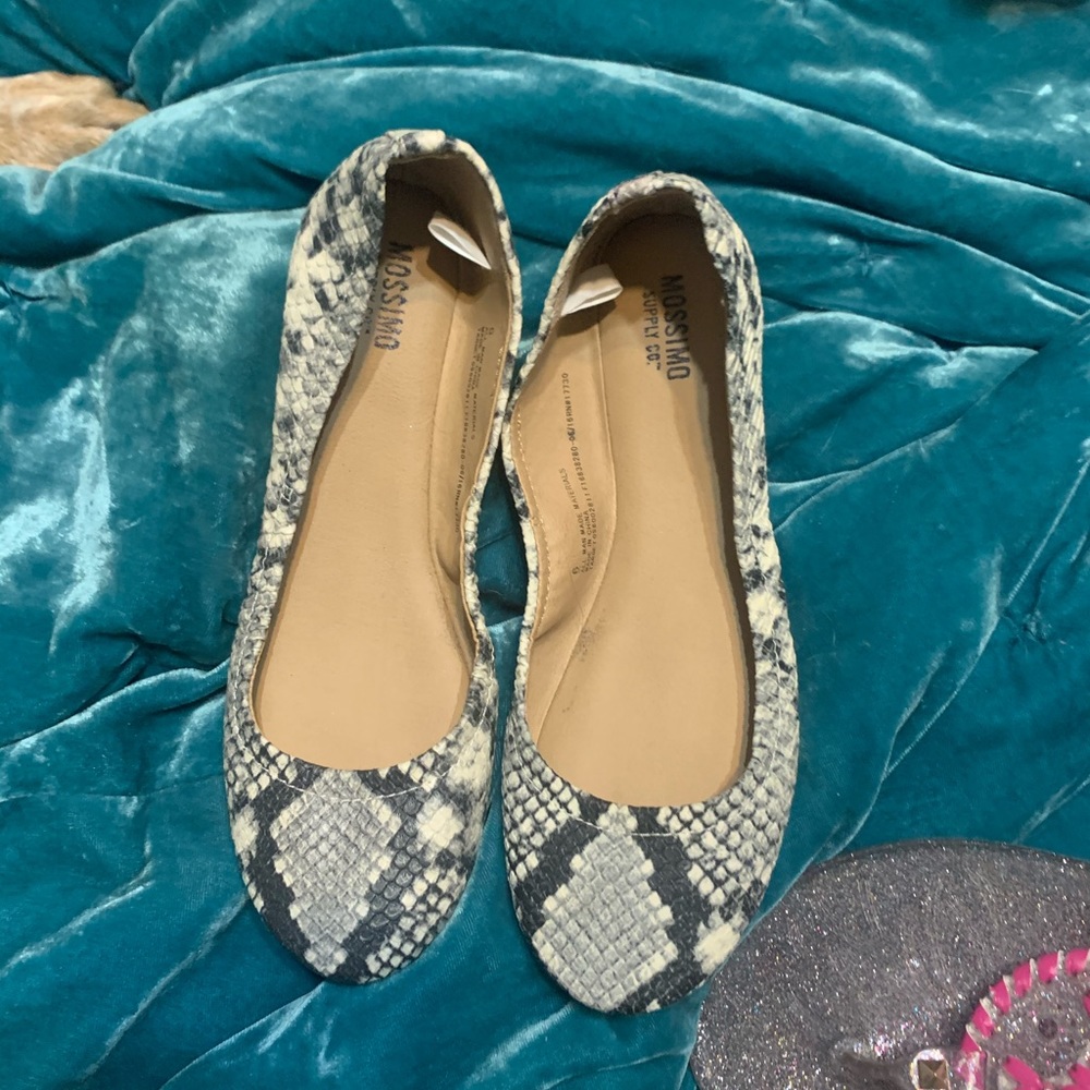 Snake flats